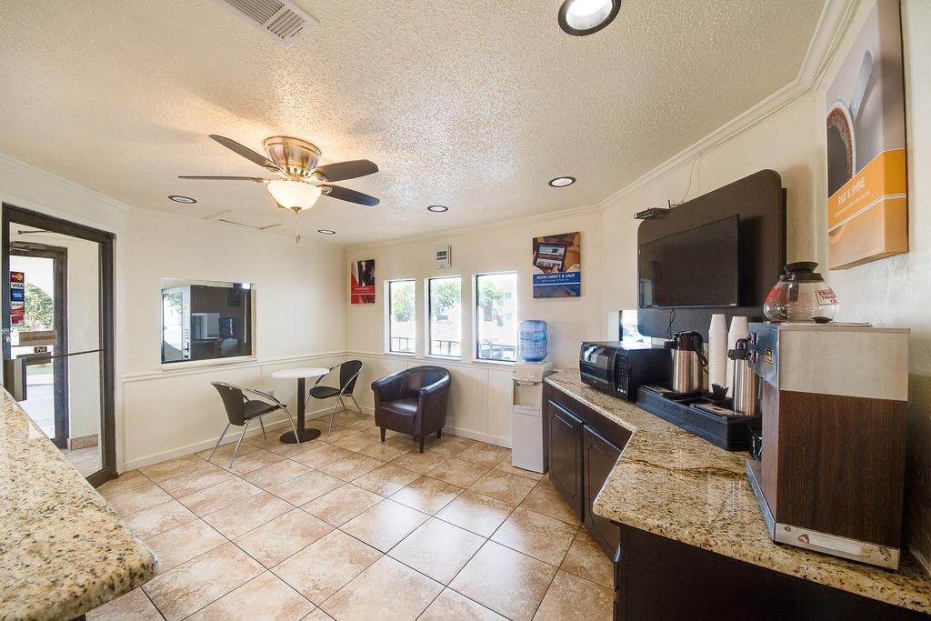 Americas Best Value Inn San Antonio Bagian luar foto