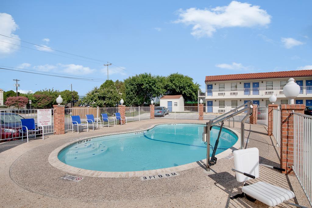 Americas Best Value Inn San Antonio Bagian luar foto