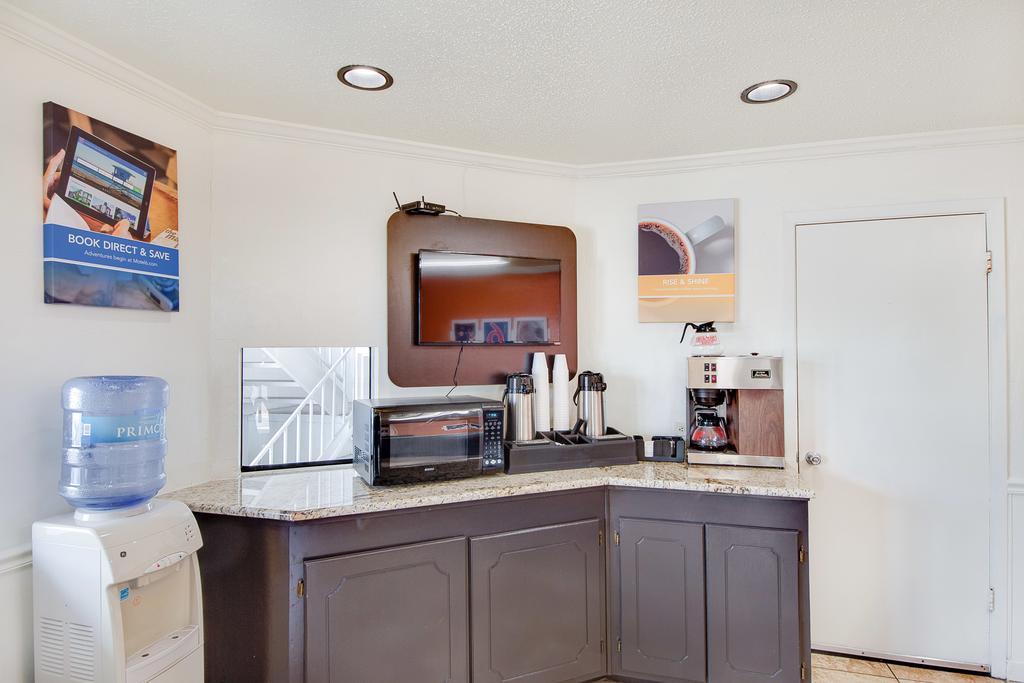 Americas Best Value Inn San Antonio Bagian luar foto