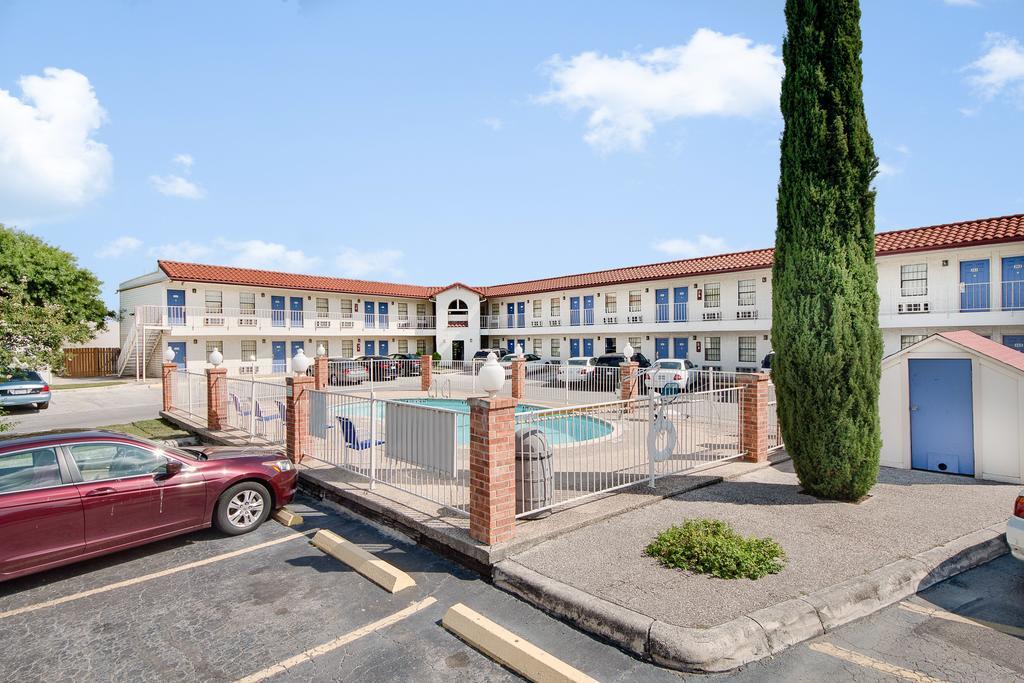 Americas Best Value Inn San Antonio Bagian luar foto