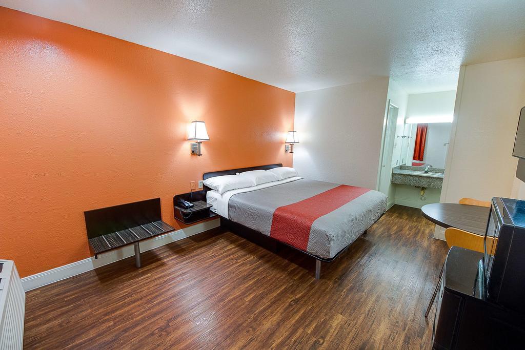 Americas Best Value Inn San Antonio Bagian luar foto